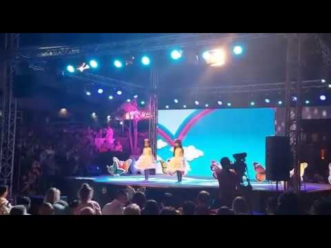 Ëmbla Aliu & Puhizë Nuhiu.