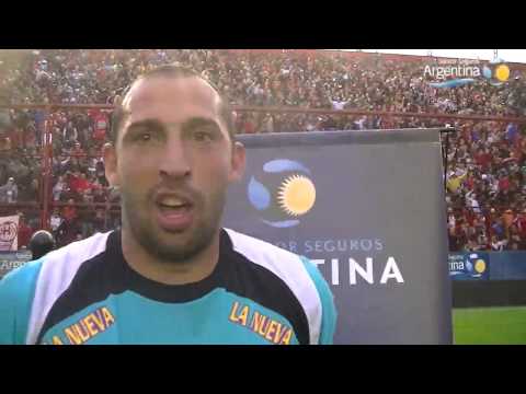 "Siempre a tu lado!" Barra: La Banda de la Quema &bull; Club: Huracán