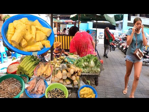 Walking tour Phnom Penh traditional market, Cambodian market street food