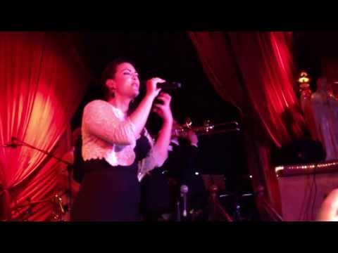 Caro Emerald - I belong to you (release live)