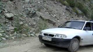 preview picture of video 'Кату-Ярык.Opel  на перевале Кату-Ярык.'