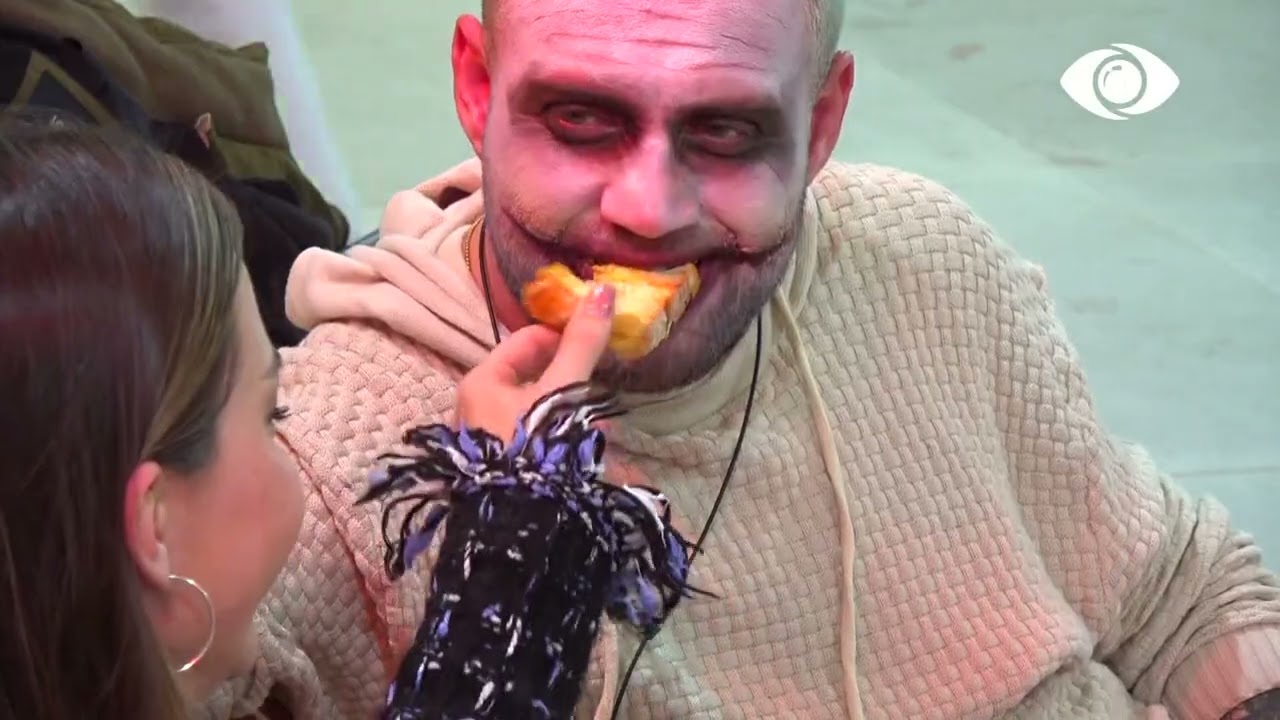 I kam duart e zëna/ Kiara ushqen Luizin