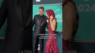 La hija de Carlos Vives y su novia posan en el homenaje que los Latin GRAMMY le hicieron al músico