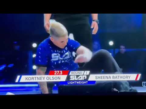K.O Kortney Olson vs Sheena Batory en torneo de cachetadas de mujeres
