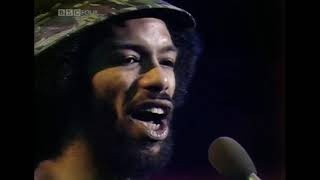 Gil Scott-Heron - A Lovely Day - live on the OGWT in 1976