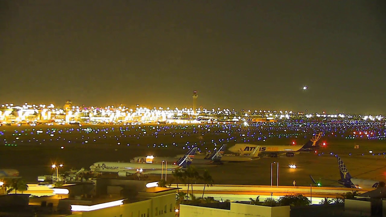 Live webcam view of Panorámica del Aeropuerto Internacional de Miami