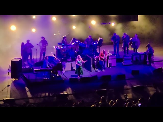 2025.08.01 - Red Rocks N1 - Bell Bottom Blues