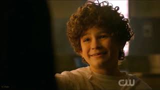 Michael's Emotional Scene (Roswell, New Mexico 1x12) video