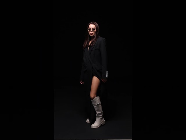 Чоботи жіночі шкіряні байка хутро 592641 Чорний Чоботи жіночі шкіряні байка хутро 590425 Молочні