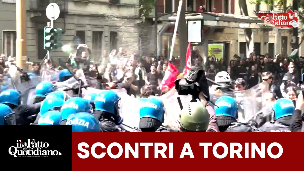 Autonomi si staccano dal corteo dell'1 Maggio a Torino, scontri con la polizia davanti ad Askatasuna