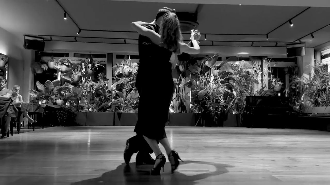 Video thumbnail for Julio Saavedra and Florencia Blanco. Tango 1/3. (Anibal Troilo- Torrente) @Tangostories