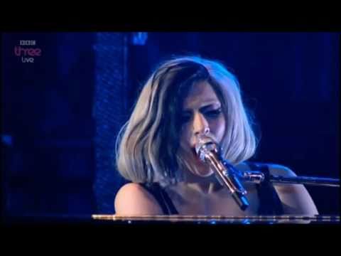 Lady Gaga- Edge Of Glory Acoustic HD(Live on Radio 1's big weekend)