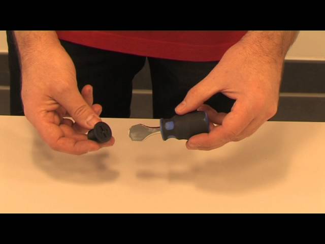 Vidéo teaser pour Anwendungsvideo Batteriestopfen-Dreher KS Tools 550.1681