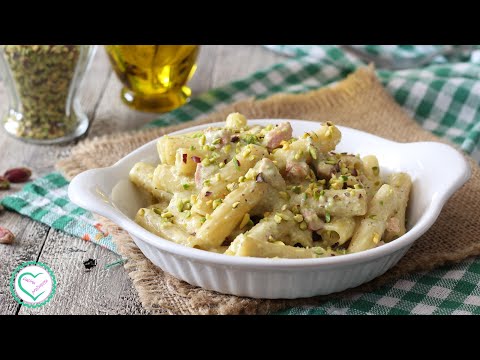 PASTA AL PISTACCHIO con pancetta e panna
