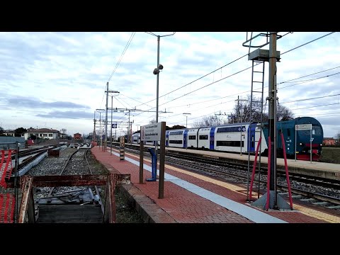 HD - Treno TAF n°25 sul Regionale (R 17093) Venezia S.L. - Rovigo in arrivo a Terme Euganee A.M.