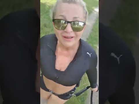 Lustige Ostblock Milf Erklärt dir Wie Es Spass Macht Zu Joggen 😂😜😂 / COMEDY / LUSTIG