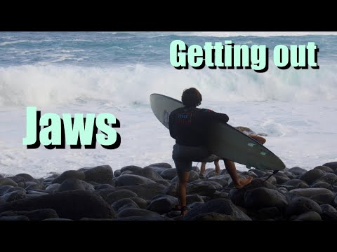 Surfers getting out at Jaws / January 17 2021