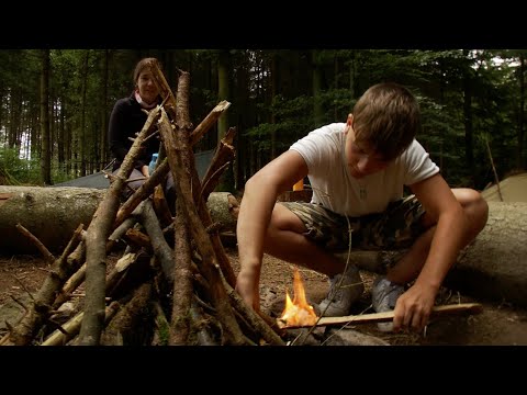 Überleben im Wald: Ein Wochenende im Survival-Camp