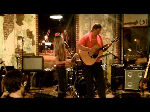 Juno (Laura)- "Just a Girl" LIVE