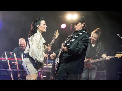 Erja Lyytinen & Friends - Blue Christmas: Little Red Rooster (Howlin Wolf) Live at Savoy-teatteri