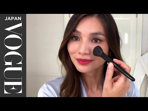 美麗的祕密| VOGUE JAPAN (ジェンマ・チャンの美容哲学＆アジアンビューティな赤リップメイク。| Beauty Secrets | VOGUE JAPAN)