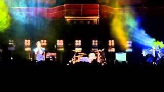 Maximo Park - Karaoke Plays (Live at the Royal Albert Hall)
