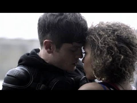 Misfits: 2x03 - Alisha finds herself in Simon's Arms after a fight with Curtis