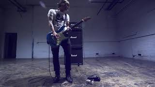 Video thumbnail for Real Cool Fuzz pedal demo part 1 by Daredevil Pedals