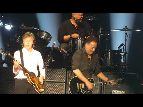 Paul McCartney & Bruce Springsteen "I Saw Her Standing"(2nd Time)@New York 9/15/17