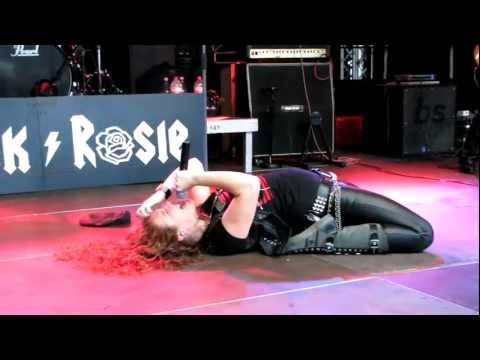 Black Rosie - Back in Black (AC DC Cover) @ Rathausplatz Festival [Live]