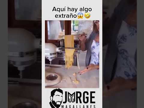Aquí hay algo extraño😱🤣#humor #comedia #mascotas #comida #batidora