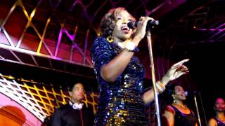 Estelle &quot;Wonderful Life&quot; Live at The Darby in NYC 8/7/12