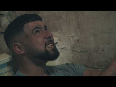 CHRIS MARTEL -  SIGO EN PIE  PROD.ROBEREINA  (VIDEO OFICIAL)