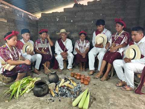 LOS CONSEJOS DEL ABUELO Estampa Cultural San Ildefonso Ixtahuacán, Huehuetenango