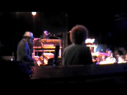 Nigel Hall performs "Song For You" with Alan & Neal Evans