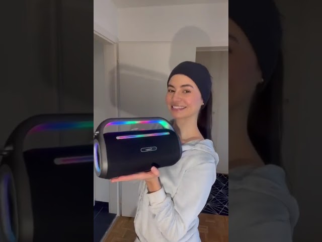 Video Teaser für onit Bluetooth Speaker Imagine 80W Review – Carolinas Test zu Power, Design und Karaoke-Spaß