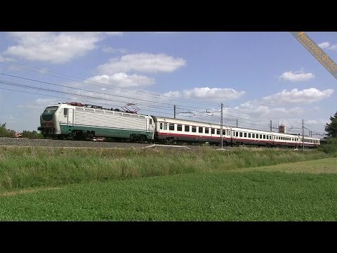 E.402B con carrozze Frecciabianca a Monterotondo - E.402B with Frecciabianca coaches in Monterotondo