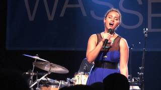 Mayra Andrade - Lua - Live in Berlin (16/17)