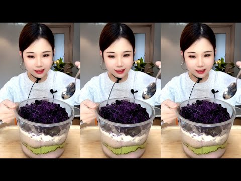 ASMR ICE EATING WITH MATCHA AND MILK POWDER 
