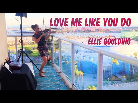Marta Z - Violin Sunset Balcony Performance for neighbors during quarantine - Love Me Like You Do