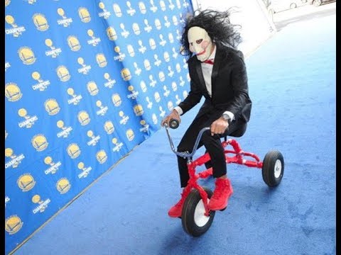 STEP CURRY Showed Up As JIGSAW For Sunday Night's Game - LOL!