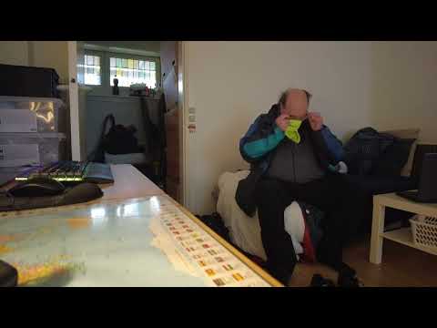 MongoTV_8275 - Del 2 - HENTER LILLE PAKKE MED BRUGTE TEGNESERIER FREDAG FORMIDDAG