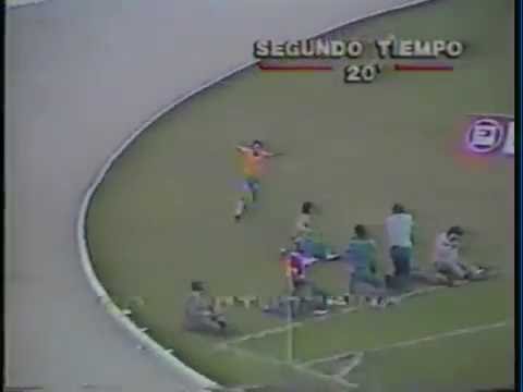 1984 - Brasil 1x0 Uruguai no Couto Pereira