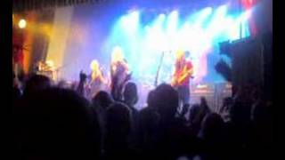 TnT milli vanilli moment while they play harley davidson