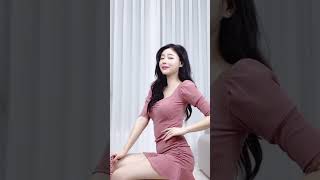 Em gái xinh văn phòng mặc bikini nhỏ như không vậy đẹp chưa