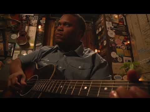 20 Front Street Green Room Session with Jontavious Willis