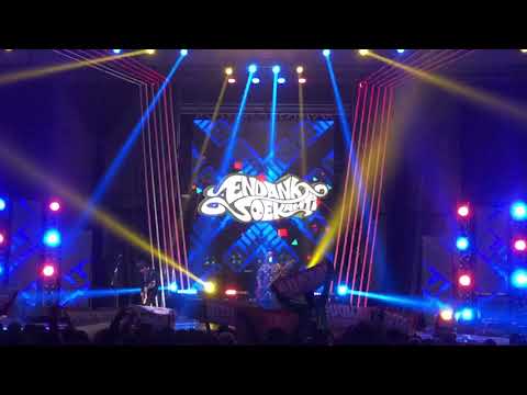 Luar Biasa - Endank Soekamti Feat Kemal Palevi (Live at Komik Mandiri Pekan Raya Indonesia ICE BSD)