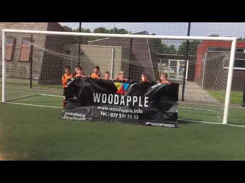 SV Laar JO10-4 ongeslagen kampioen