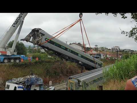 Retirada da carruagem 6 do CPA 4005 - Soure