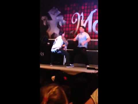 Tabitha of NappyTabs showing how it's done